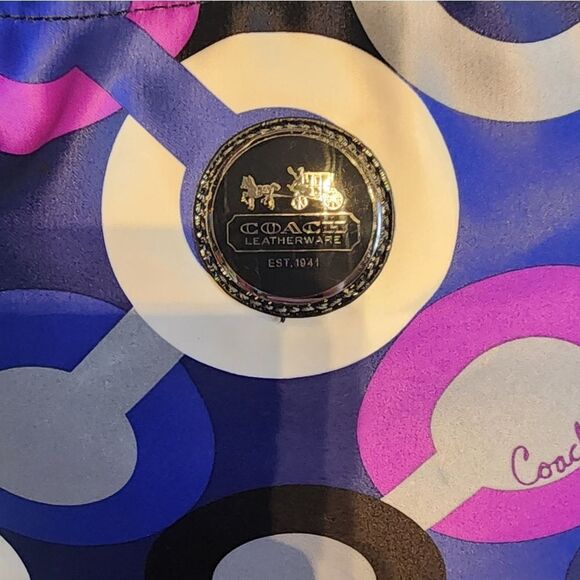 Coach OPTI ART SATIN Signiture TOTE - Picture 7 of 13